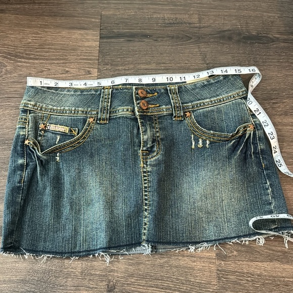 NWT! Y2K Bubblegum Mini Jean Skirt - Size 9/10 - Picture 5 of 6